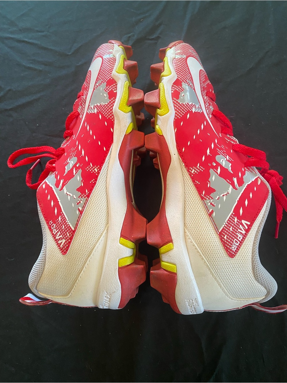 Kids size 5.5. Nike Vapor Red baseball Football Cleats